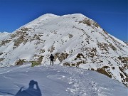 53 Scendiamo tranquilli alla Bocchetta di Grem con vista in Cima Foppazzi